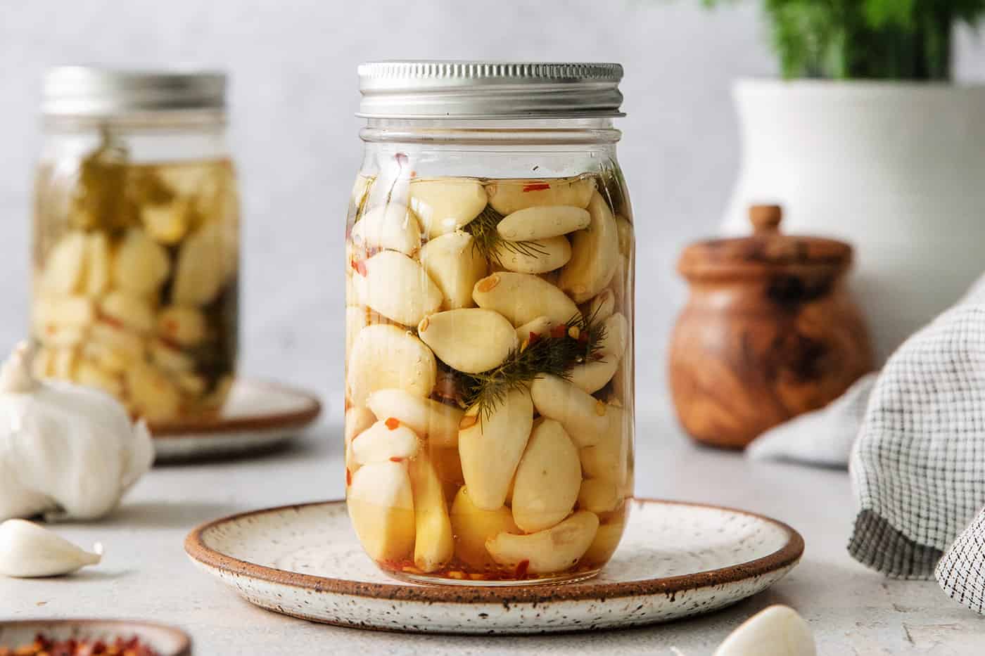 Easy Pickled Garlic Recipe: Step-by-Step Guide to Tangy Cloves